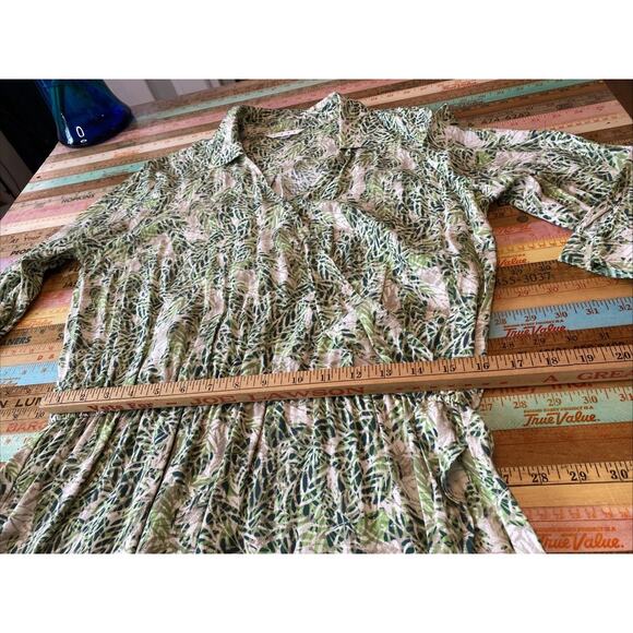 CAbi M Faux Wrap Dress Green Leaf Print 3/4 Sleeve V Neck #280 Soft Rayon EUC - Picture 12 of 13